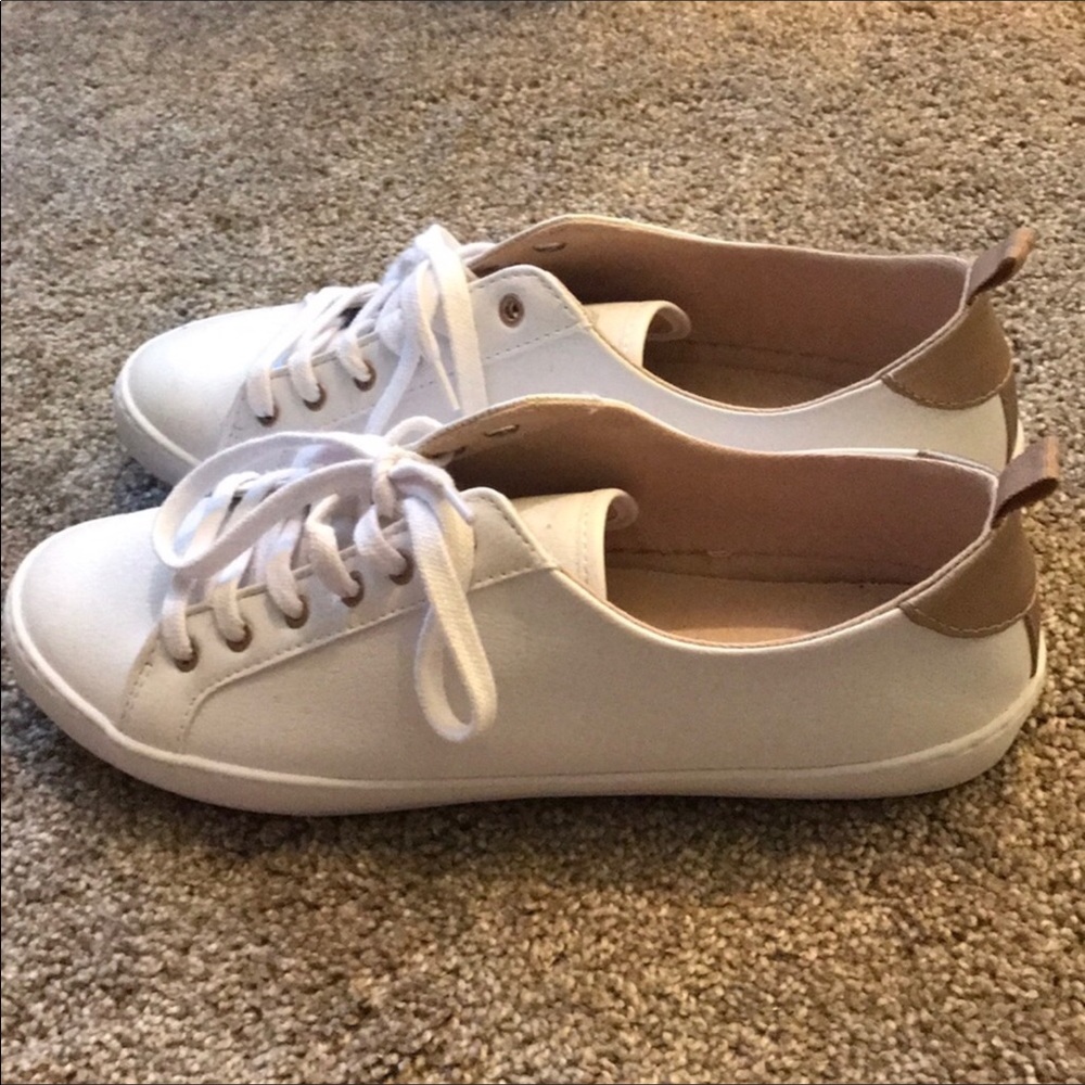 GAP white sneakers with rose gold accent